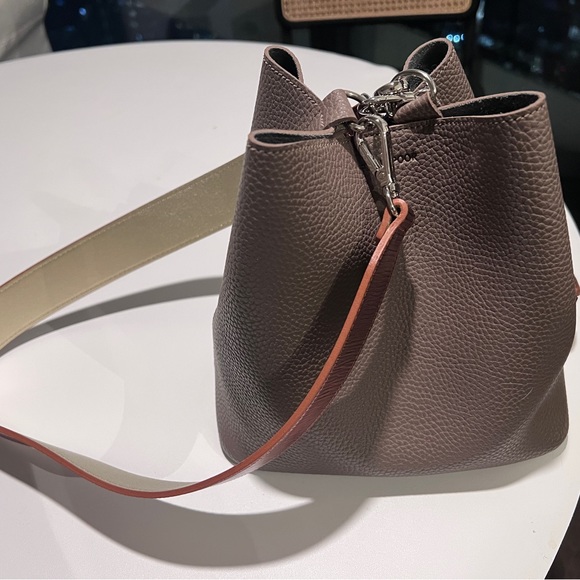 FIND KAPOOR Korean bucket bag with two straps - Picture 2 of 8